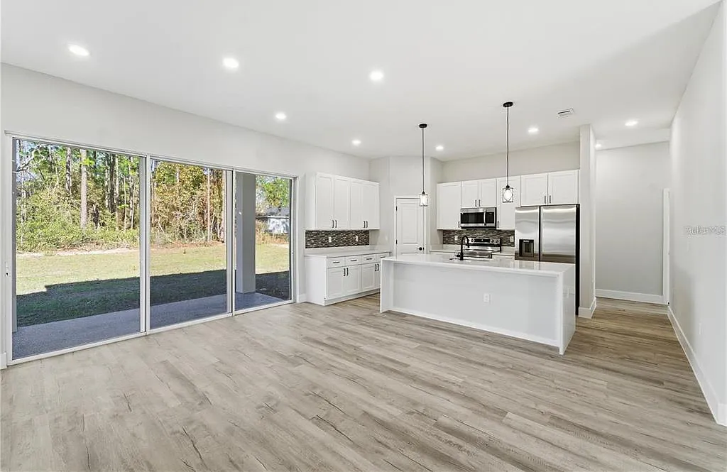 4 bed, 3.0 bath, 1802 sqft, $2,200 — Photo 3