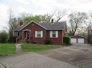 51 Roselawn Ct, Fairview Heights, IL 62208