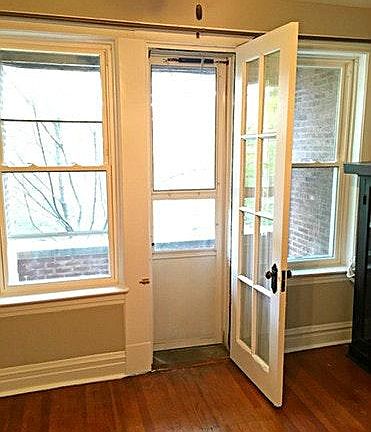 3rd image of 854 N Oakley Blvd APT 3S