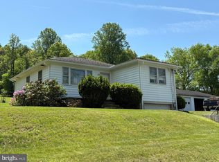 49 Yorkshire Rd, Mohnton, PA 19540