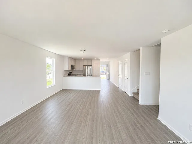 4 bed, 2.5 bath, 1874 sqft, $1,795 — Photo 3