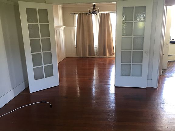 5th image of 879 Oak St APT 5
