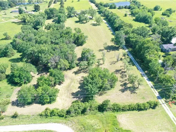 39081 K68 Hwy, Paola, KS 66071