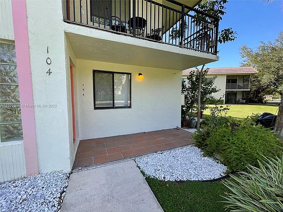 2nd image of 409 Lakeview Dr APT 104