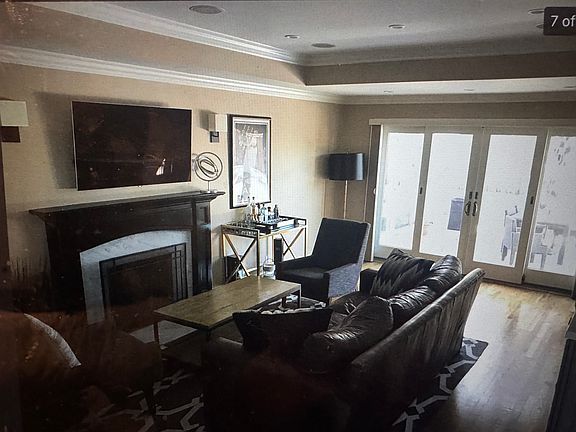 4th image of 2454 Palm Ave