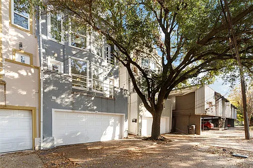 204 Marshall St #4 Photo 1