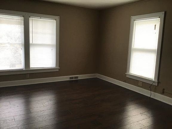 2nd image of 124 Park Ln