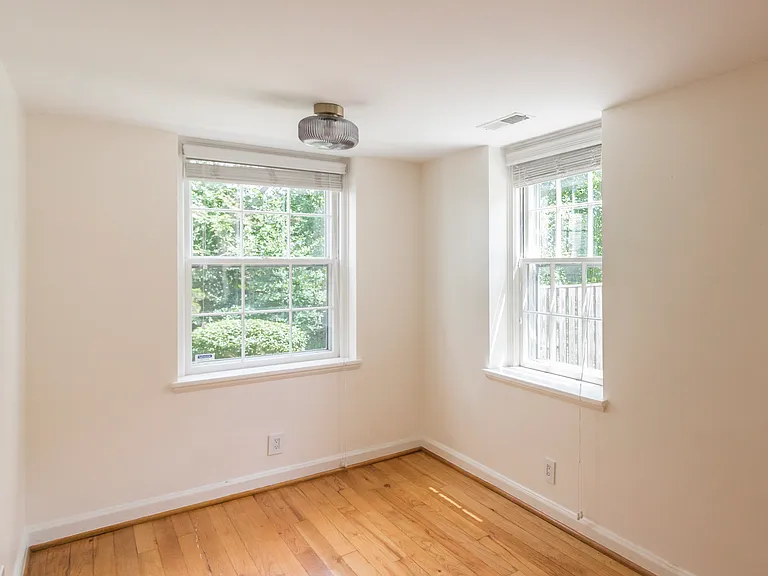 3303 S Wakefield St — Photo 15