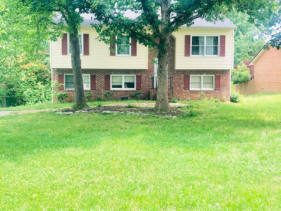 1st image of 14 Cherry Laurel Dr