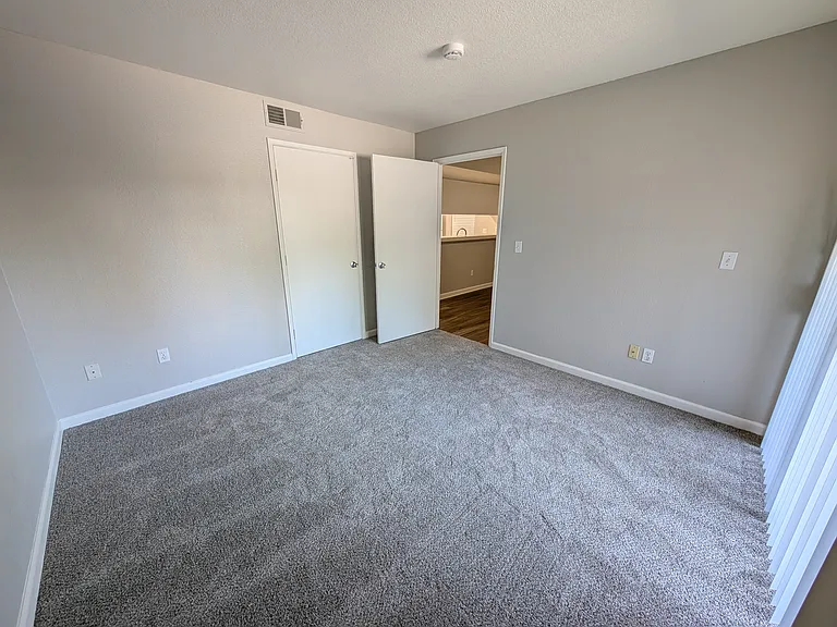 1051 G St — Photo 6