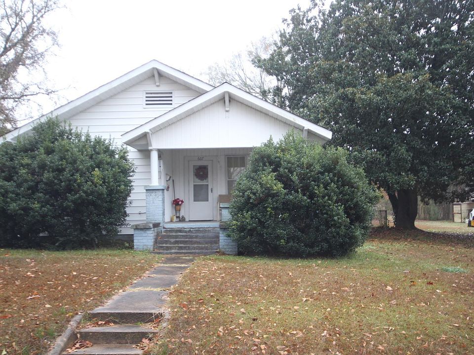1st image of 607 W Oak St