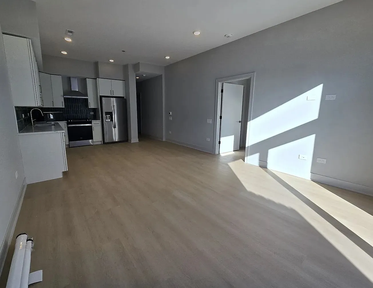 2 bed, 925 sqft, $3,400 — Photo 2