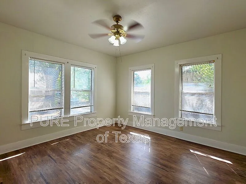 3 bed, 2.0 bath, 1473 sqft, $1,695 — Photo 4