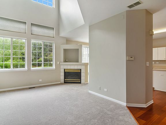 3rd image of 416 E Thornhill Ln #416