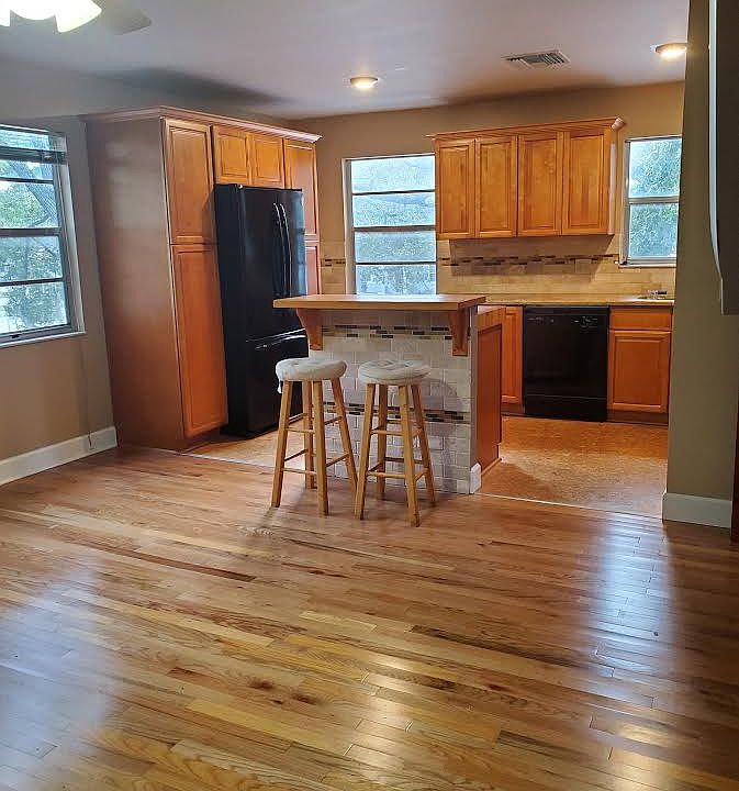 Kitchen/ living room area