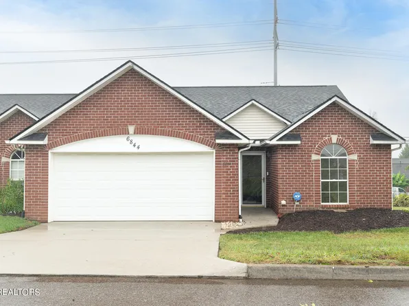 6844 Pemmbrooke Shire Ln, Knoxville, TN 37909
