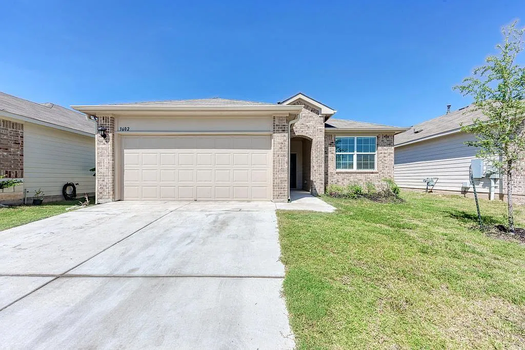 3 bed, 2.0 bath, 1400 sqft, $2,150 — Photo 2