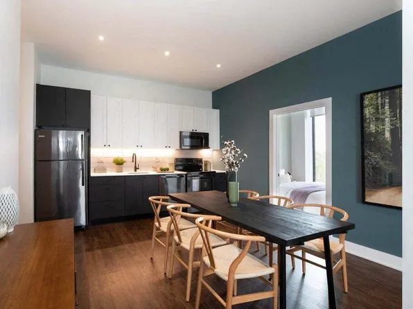 782 S 52nd St #B551, Philadelphia, PA 19143