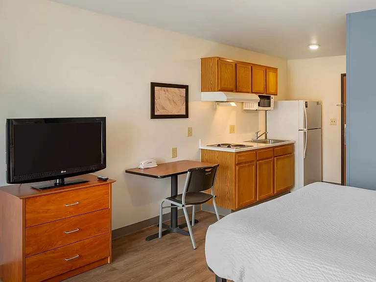 Studio Suite - 1 Queen Bed