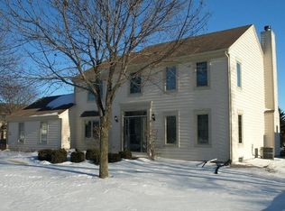 N50W17233 Sheffield Ln, Menomonee Falls, WI 53051
