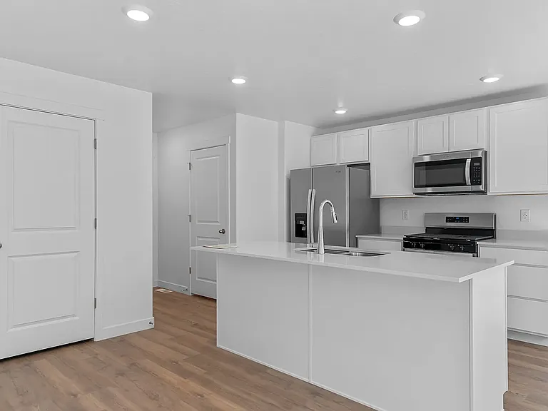 1907 E 640 N — Photo 6