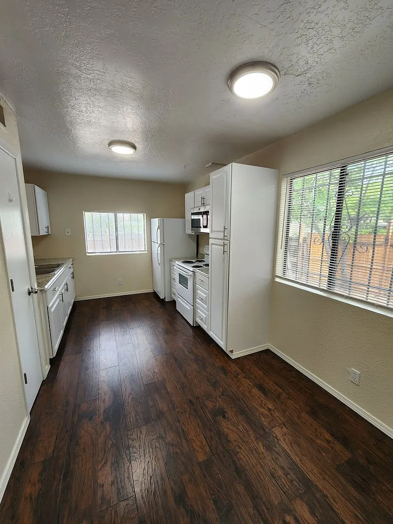 Princeton Drive SE-505 — Photo 2