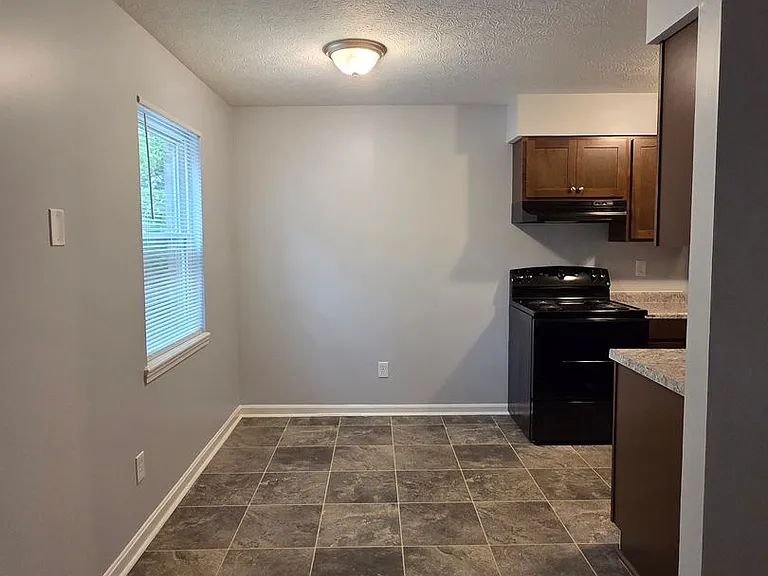 1590 Illinois Rd — Photo 16
