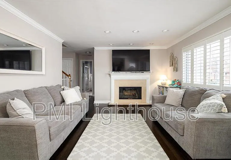 654 Bermuda Rd — Photo 2