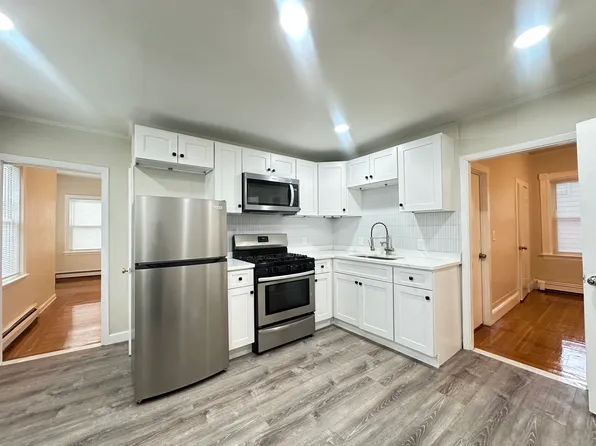 535 Park Ave #1, Cranston, RI 02910