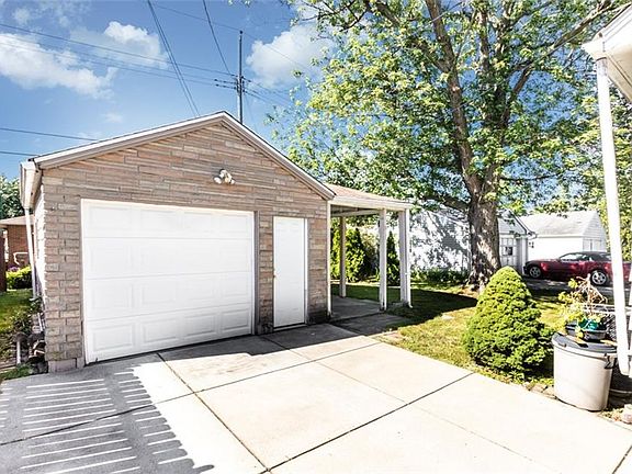 4th image of 43 McNaughton Ave