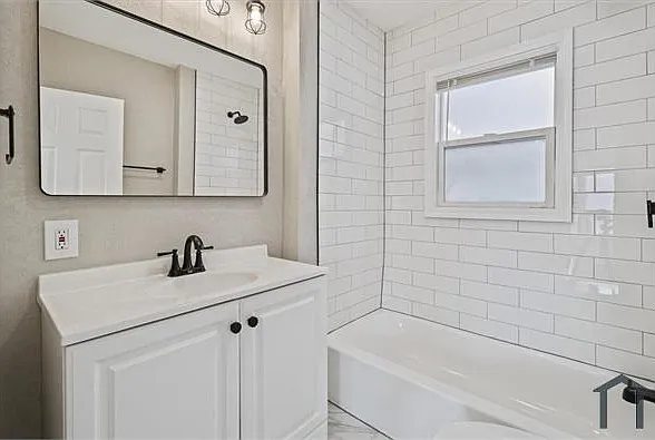 2713 Elmwood Ave — Photo 19