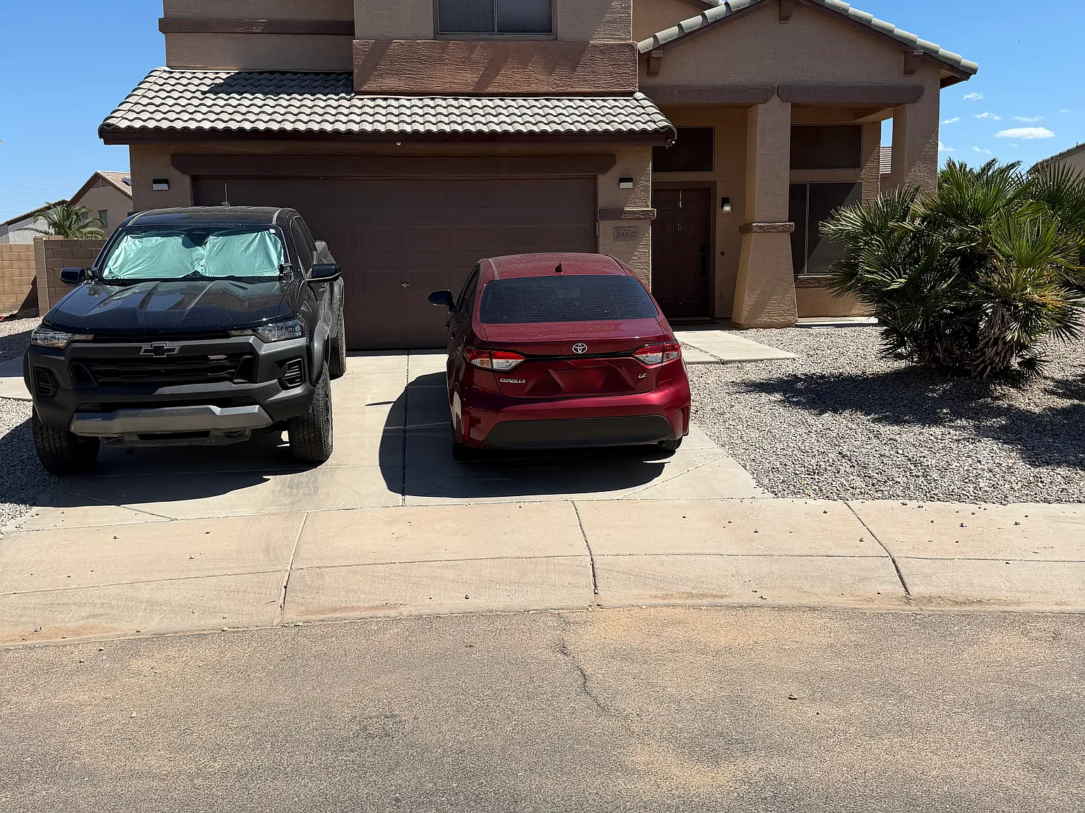 4 bed, 2.5 bath, 2436 sqft, $800 — Photo 1
