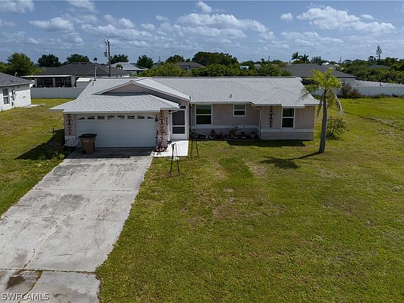 3rd image of 443 NE 1st Ave