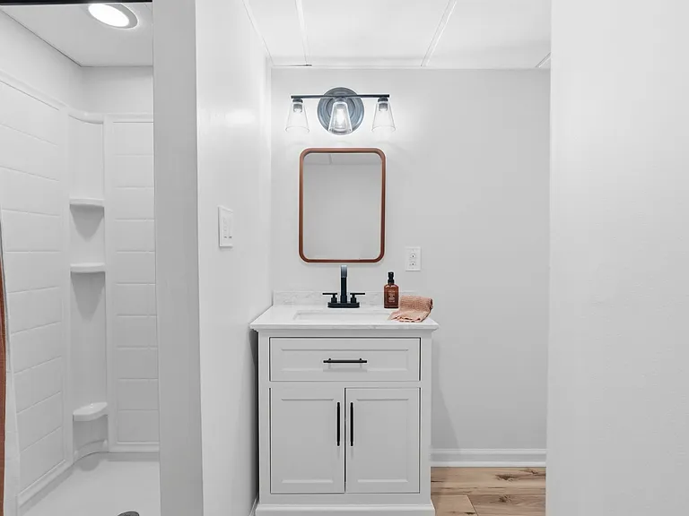300 Abbott Rd — Photo 12