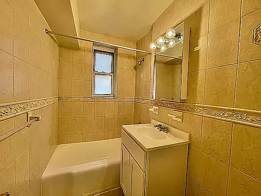 Rented by Queens Apartments Realty LLC | media 3