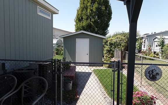 2nd image of 521 NE Fleetwood Ave