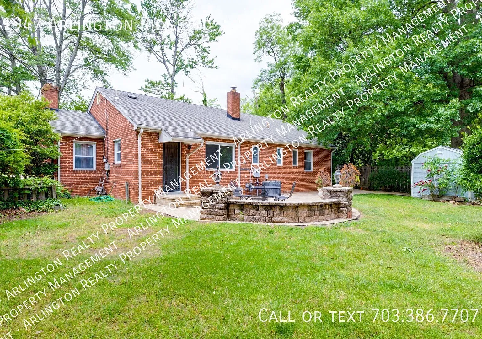 All brick rambler located in the Top of Arlington Ridge "Millionaire Row". 3bedrooms, 1.5 bathroo... — Photo 1