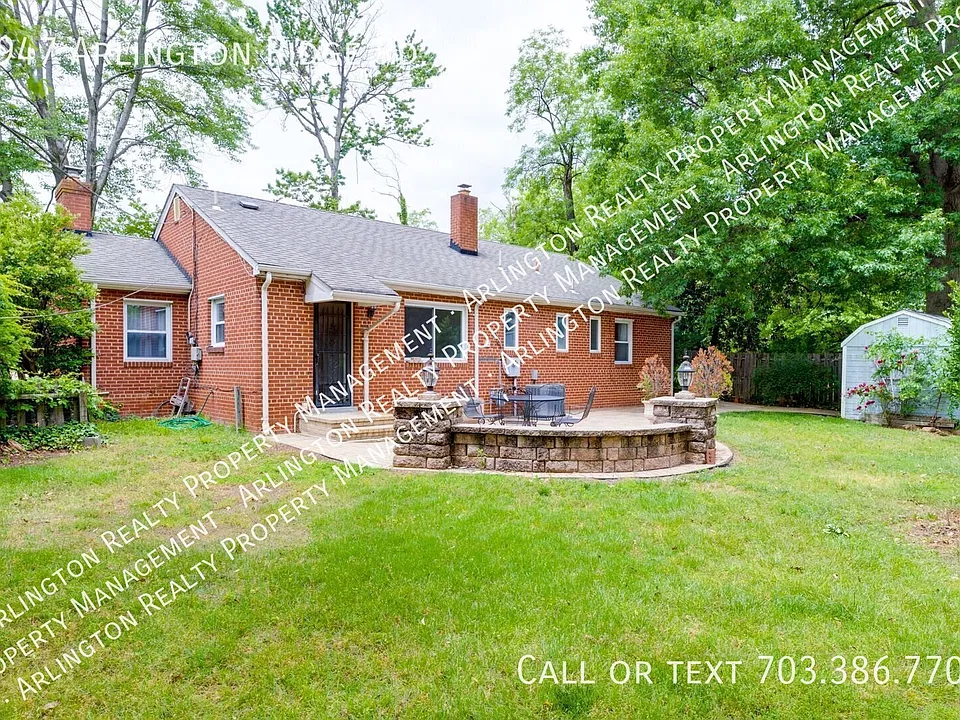 1947 S Arlington Ridge Rd