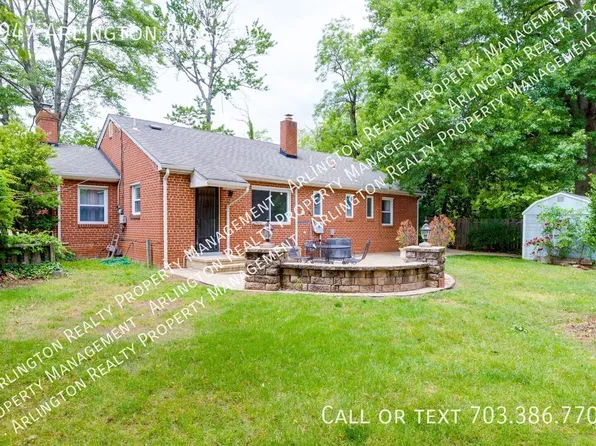 1947 S Arlington Ridge Rd, Arlington, VA 22202