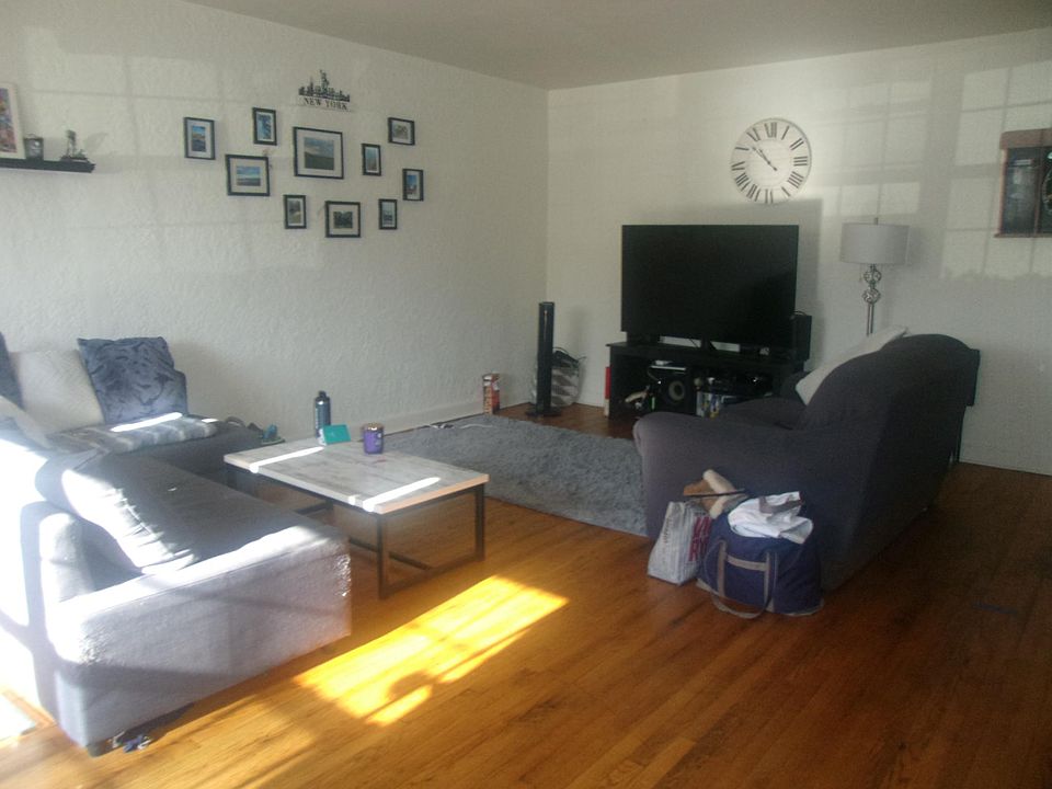 1st image of 209-37 41ave