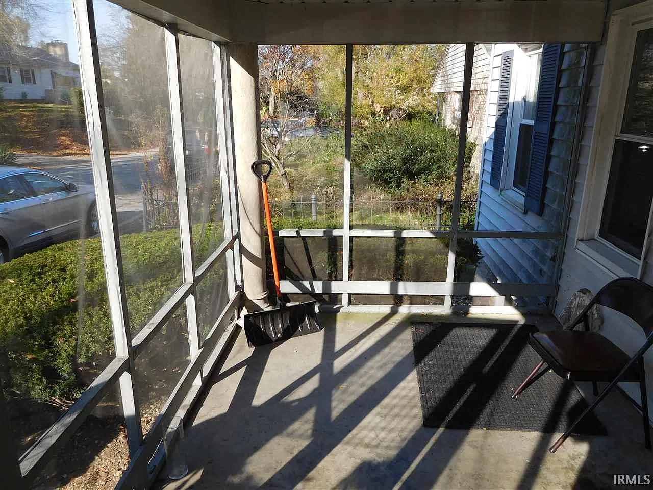 3 bed, 1.0 bath, 1368 sqft, $1,915 — Photo 2