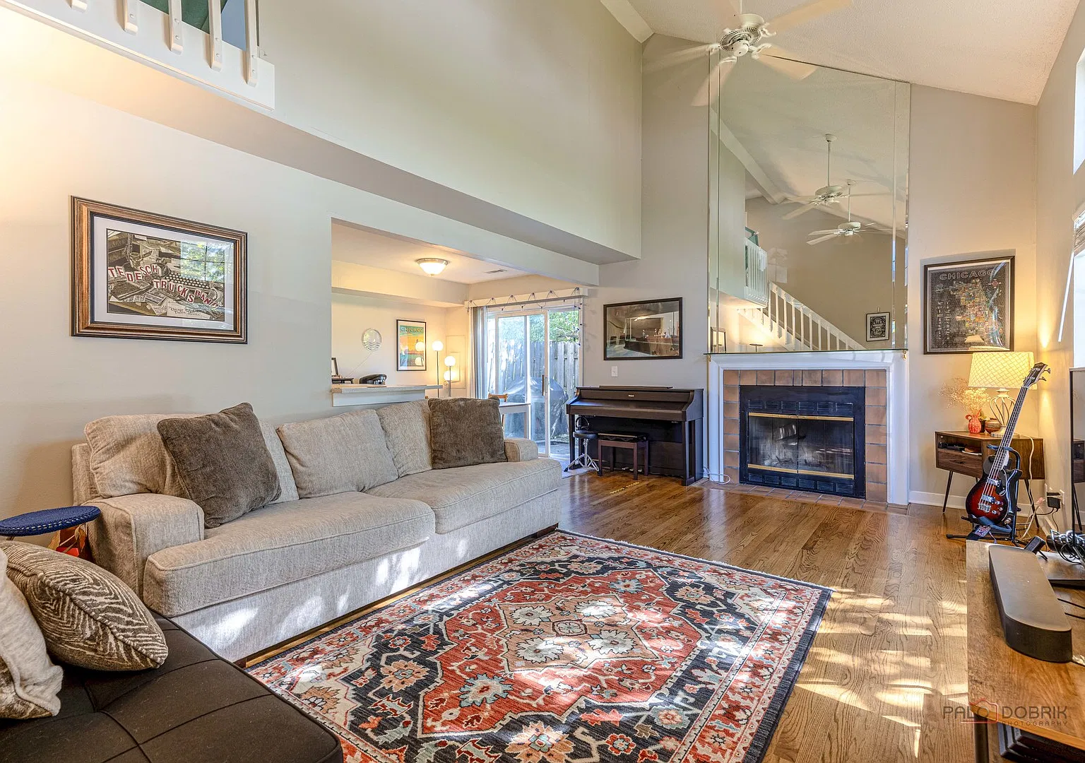 2 bed, 1.5 bath, 1155 sqft, $2,400 — Photo 3