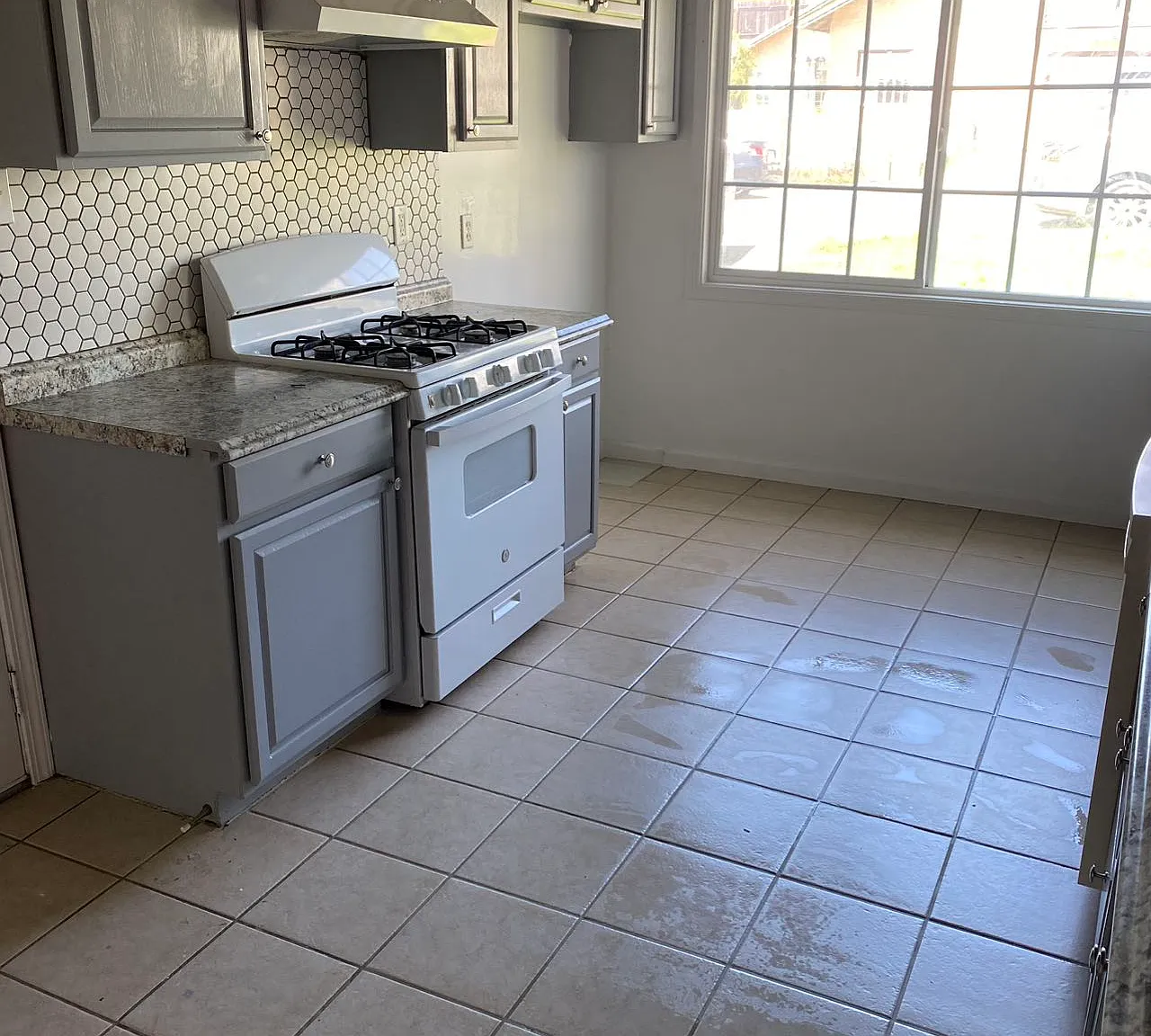 4 bed, 1165 sqft, $3,200 — Photo 1