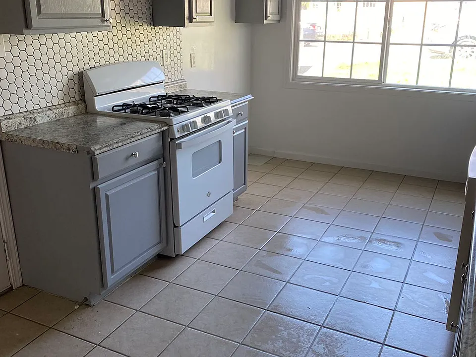 3138 Fairmede Dr