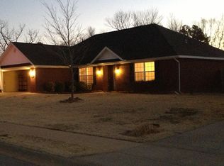 826 Asboth St, Pea Ridge, AR 72751