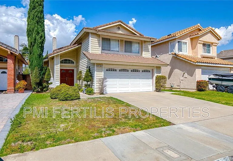 2116 Sun Ridge Dr — Photo 2