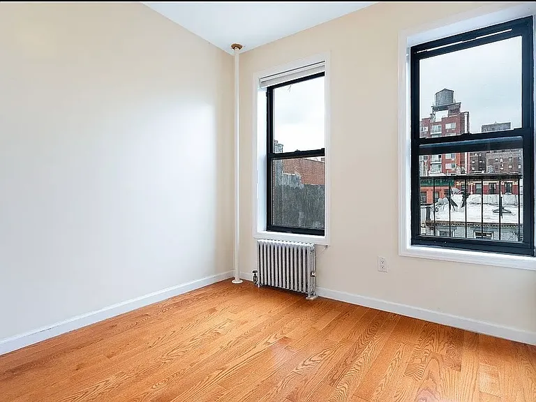 52 Henry St #5RE — Photo 2
