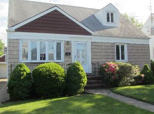 20 Victor St, Valley Stream, NY 11580