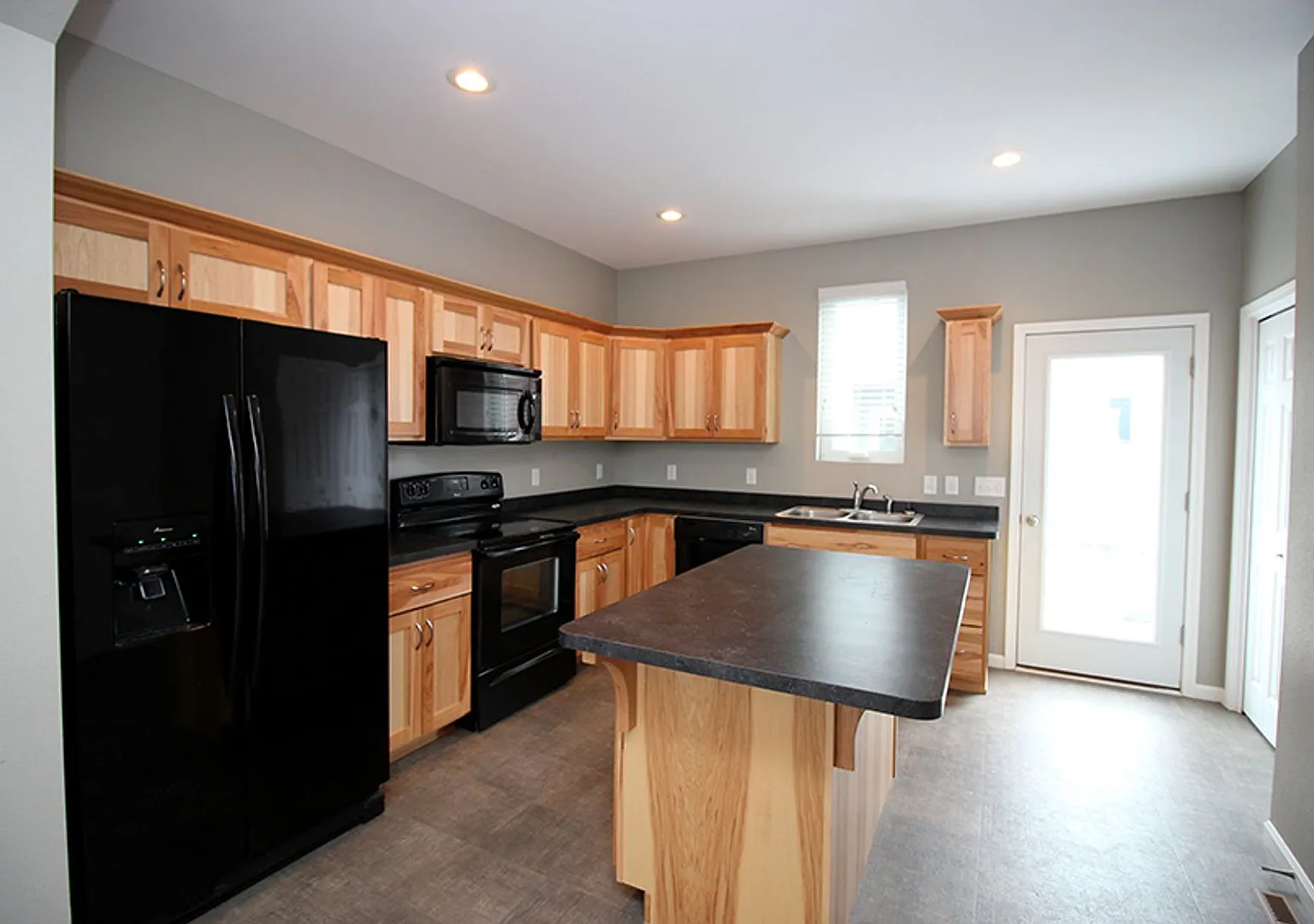 Welcome home to 3167 Sullivan Loop - a stunning 2-bedroom, 2.5-bathroom gem in a prime location! — Photo 1