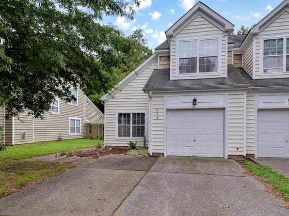 405 Dorothy Dr, Yorktown, VA 23692